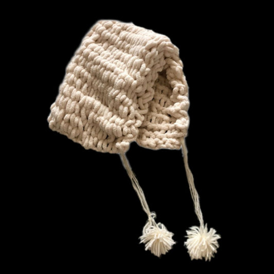 BONNET BLANC POMPONS